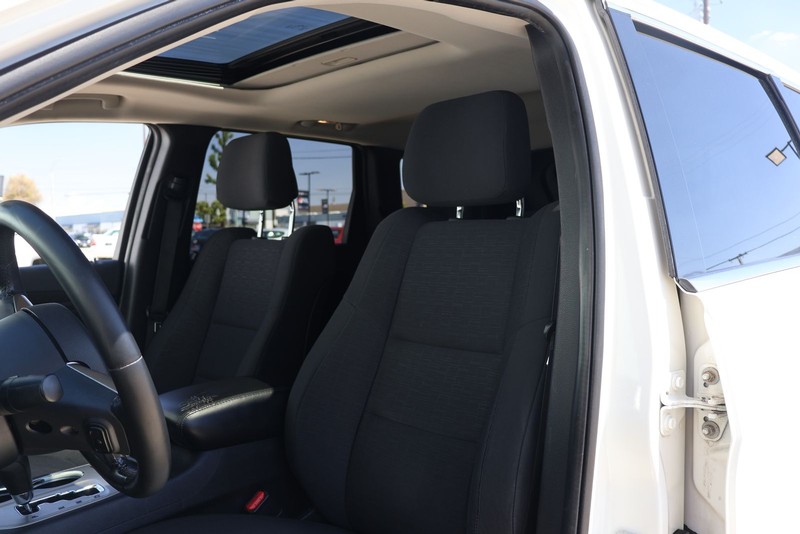 Jeep Grand Cherokee Vehicle Full-screen Gallery Image 16