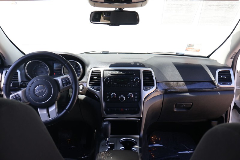 Jeep Grand Cherokee Vehicle Full-screen Gallery Image 22