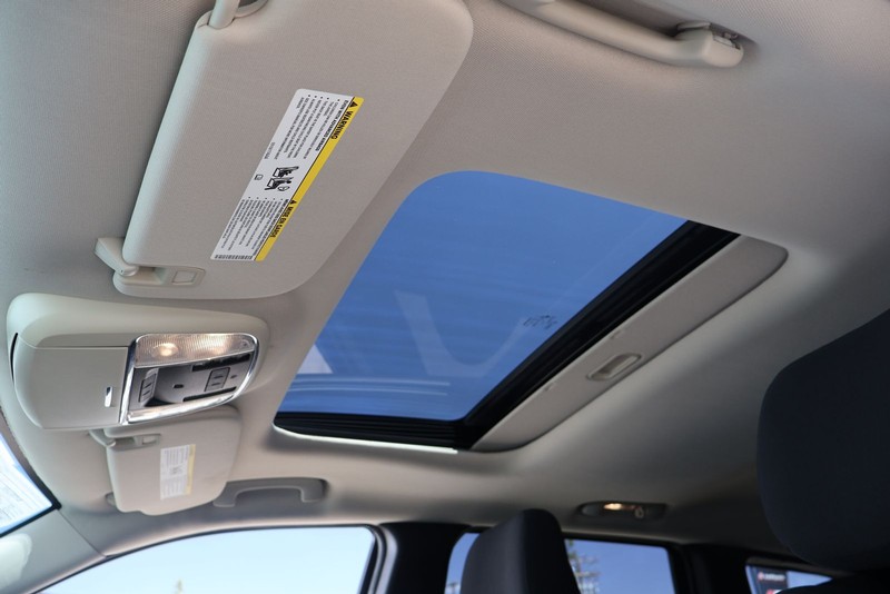 Jeep Grand Cherokee Vehicle Full-screen Gallery Image 30