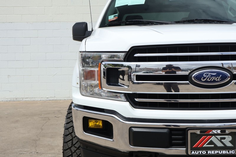 Ford F-150 Vehicle Full-screen Gallery Image 03