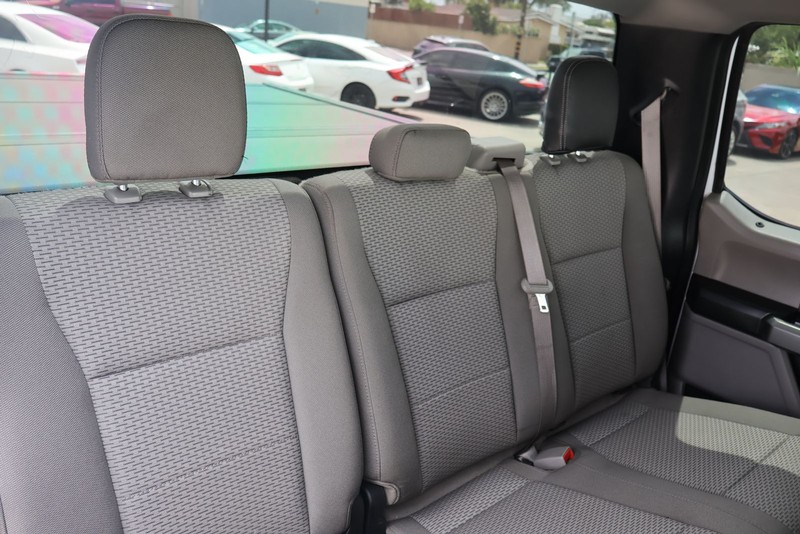 Ford F-150 Vehicle Full-screen Gallery Image 21