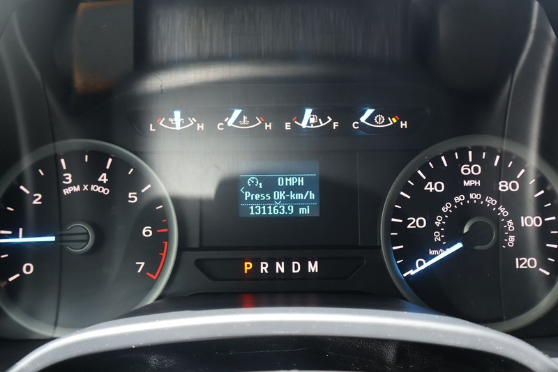Ford F-150 Vehicle Full-screen Gallery Image 23