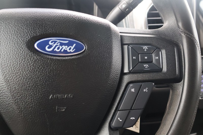 Ford F-150 Vehicle Full-screen Gallery Image 26