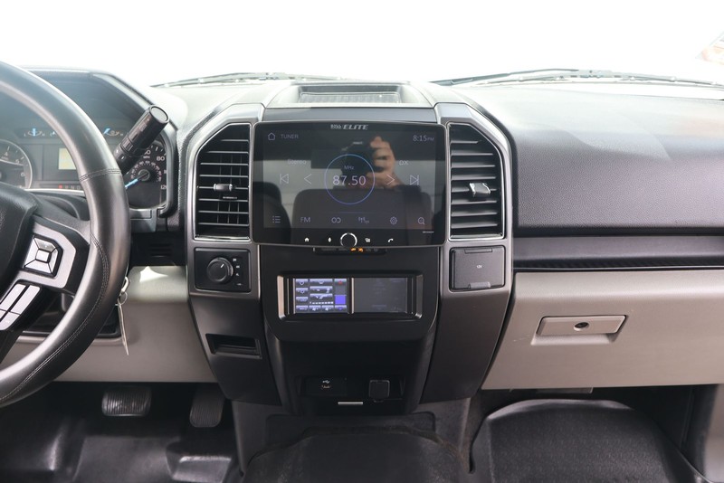 Ford F-150 Vehicle Full-screen Gallery Image 27