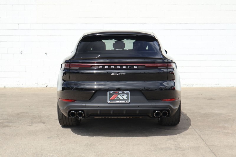 Porsche Cayenne Vehicle Full-screen Gallery Image 06