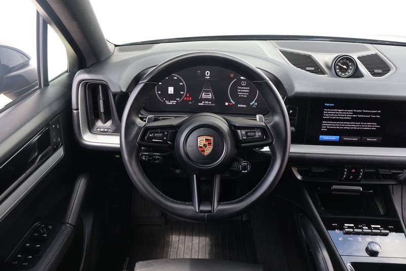 Porsche Cayenne Vehicle Full-screen Gallery Image 25