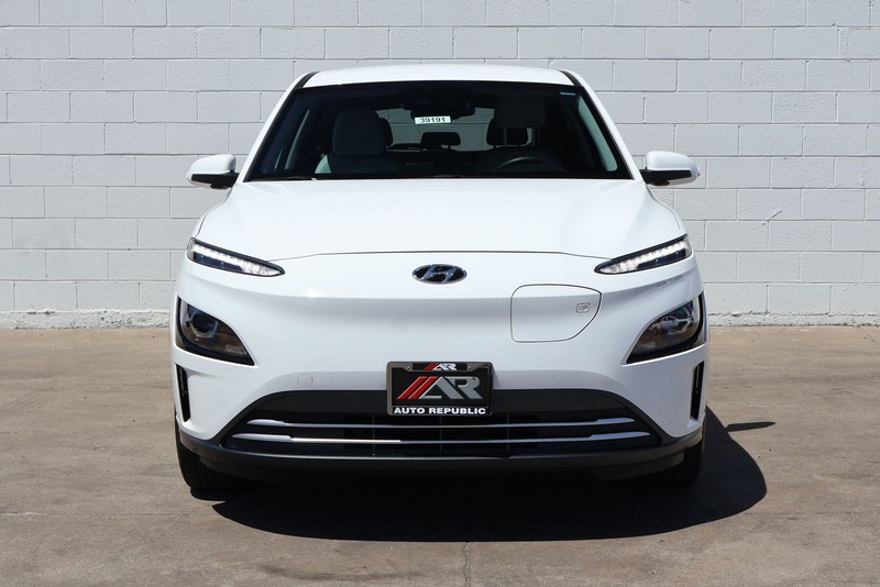 Hyundai Kona Electric Vehicle Full-screen Gallery Image 02