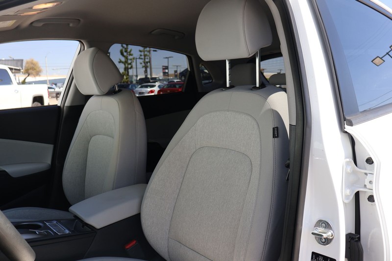 Hyundai Kona Electric Vehicle Full-screen Gallery Image 16