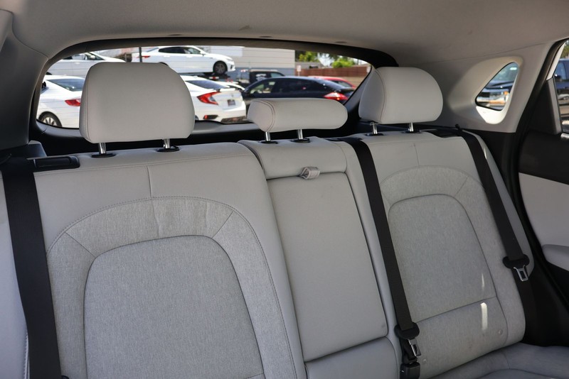 Hyundai Kona Electric Vehicle Full-screen Gallery Image 20