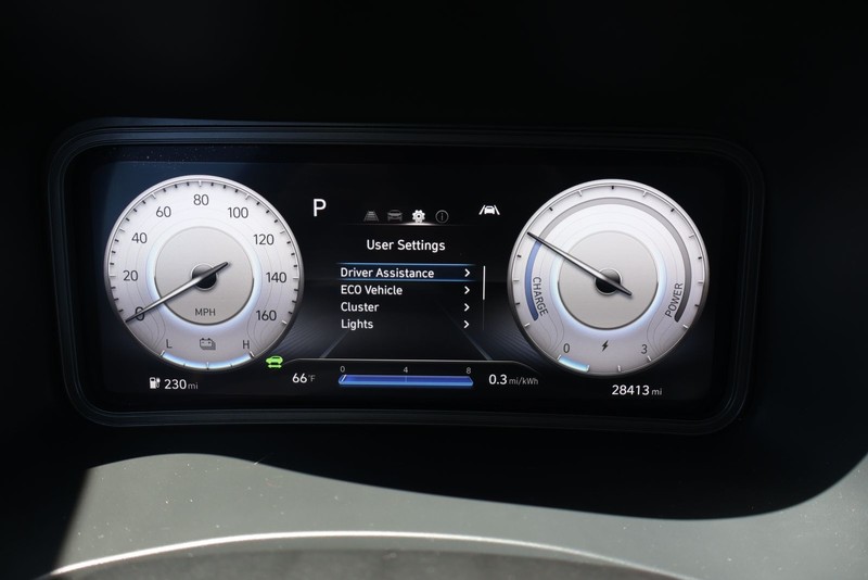 Hyundai Kona Electric Vehicle Full-screen Gallery Image 22