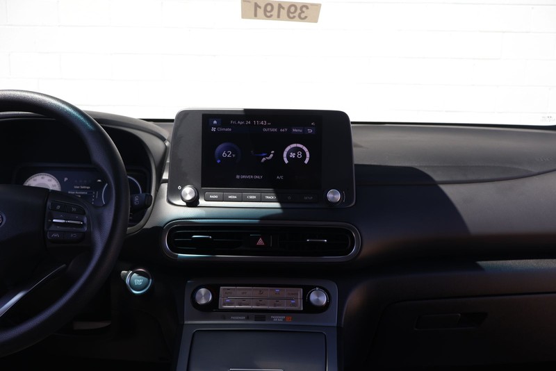 Hyundai Kona Electric Vehicle Full-screen Gallery Image 27