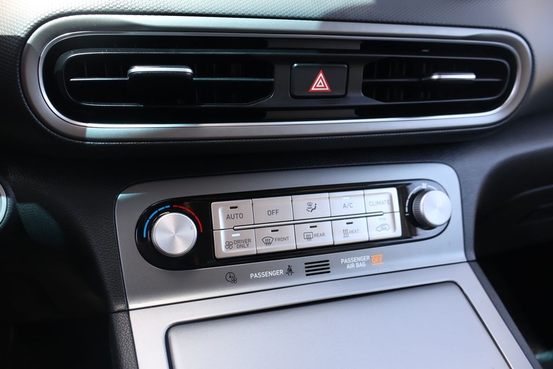 Hyundai Kona Electric Vehicle Full-screen Gallery Image 30