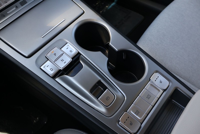 Hyundai Kona Electric Vehicle Full-screen Gallery Image 31