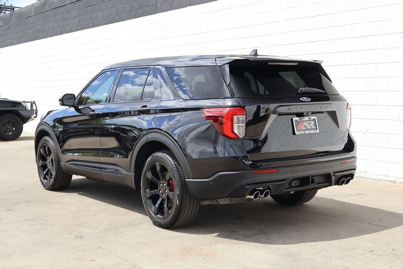 Ford Explorer Vehicle Full-screen Gallery Image 10