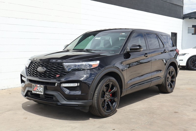 Ford Explorer Vehicle Full-screen Gallery Image 12