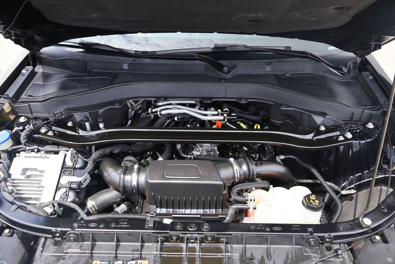 Ford Explorer Vehicle Full-screen Gallery Image 13