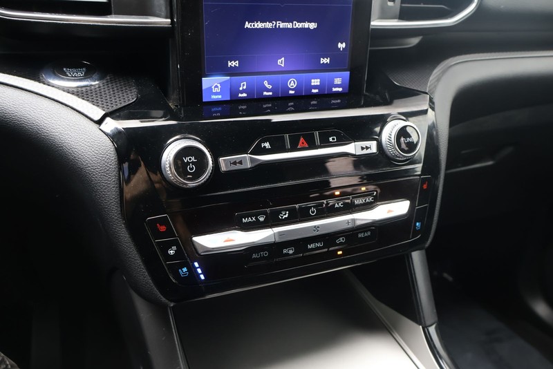 Ford Explorer Vehicle Full-screen Gallery Image 32