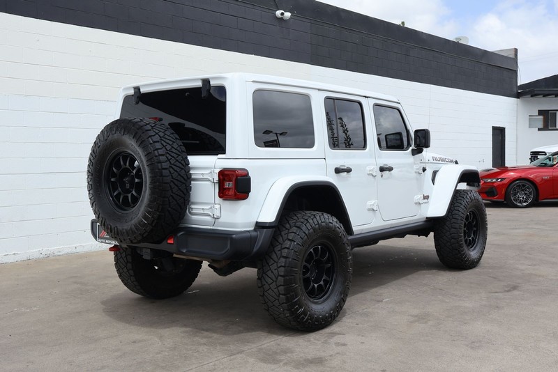 Jeep Wrangler Unlimited Vehicle Full-screen Gallery Image 05