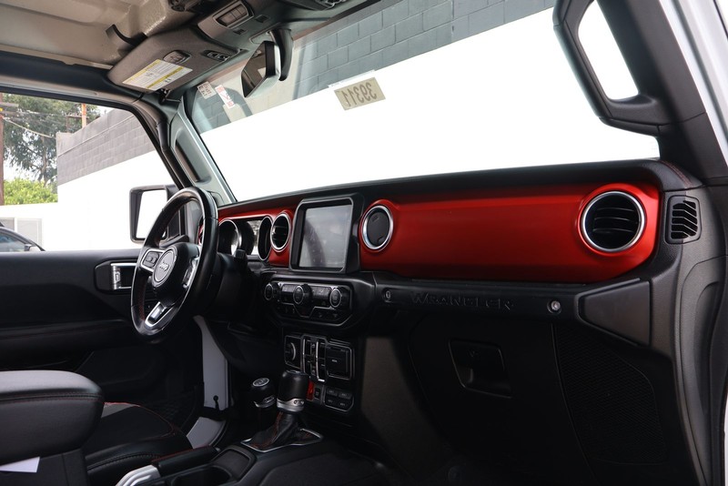 Jeep Wrangler Unlimited Vehicle Full-screen Gallery Image 18