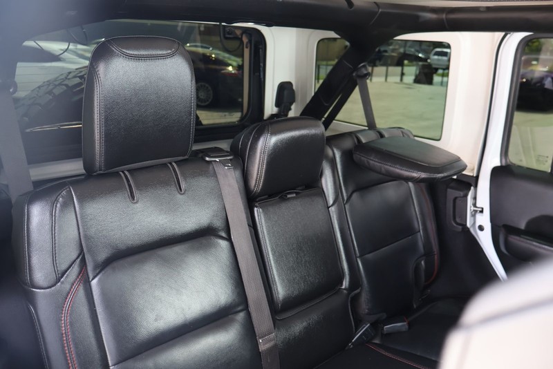Jeep Wrangler Unlimited Vehicle Full-screen Gallery Image 20