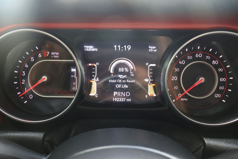 Jeep Wrangler Unlimited Vehicle Full-screen Gallery Image 23