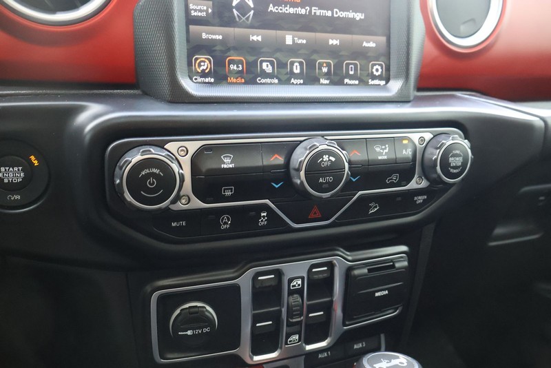 Jeep Wrangler Unlimited Vehicle Full-screen Gallery Image 30