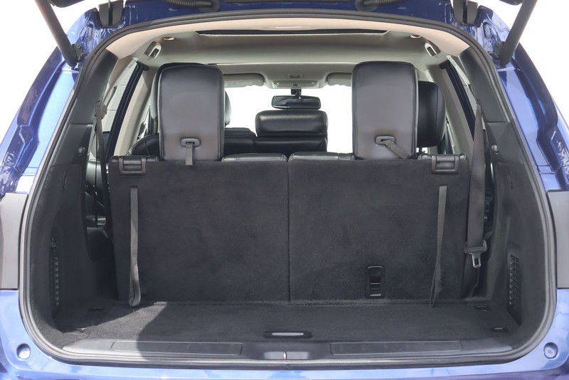 Nissan Pathfinder Vehicle Full-screen Gallery Image 08