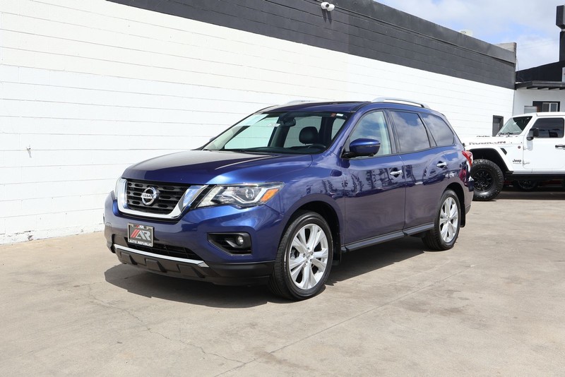 Nissan Pathfinder Vehicle Full-screen Gallery Image 12