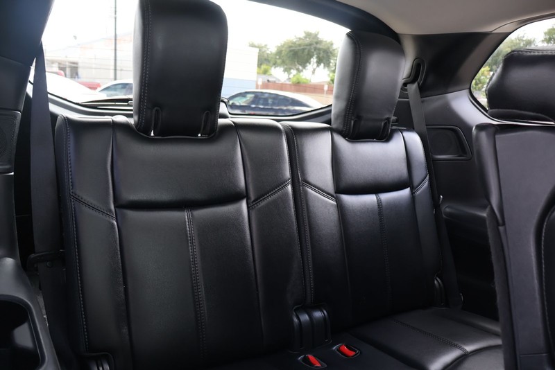 Nissan Pathfinder Vehicle Full-screen Gallery Image 22