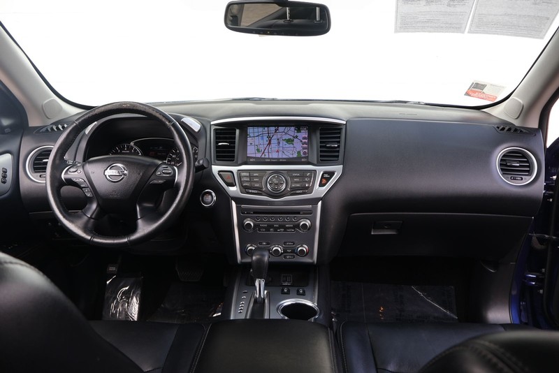 Nissan Pathfinder Vehicle Full-screen Gallery Image 23