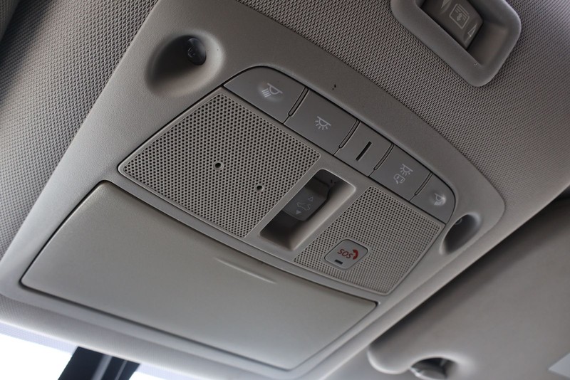Nissan Pathfinder Vehicle Full-screen Gallery Image 34