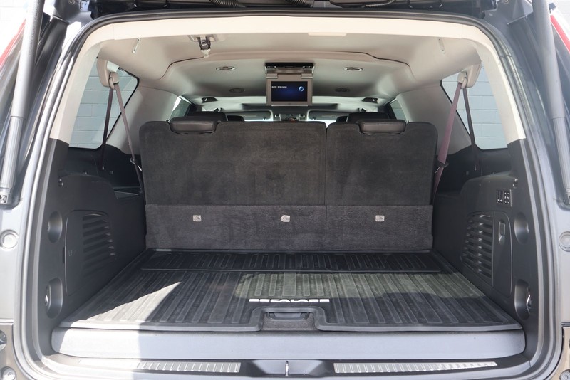 Cadillac Escalade ESV Vehicle Full-screen Gallery Image 08
