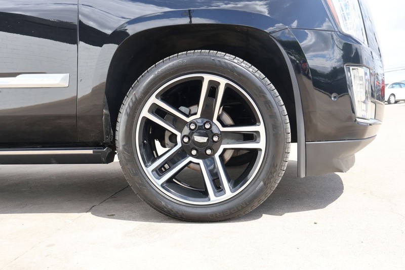 Cadillac Escalade ESV Vehicle Full-screen Gallery Image 13