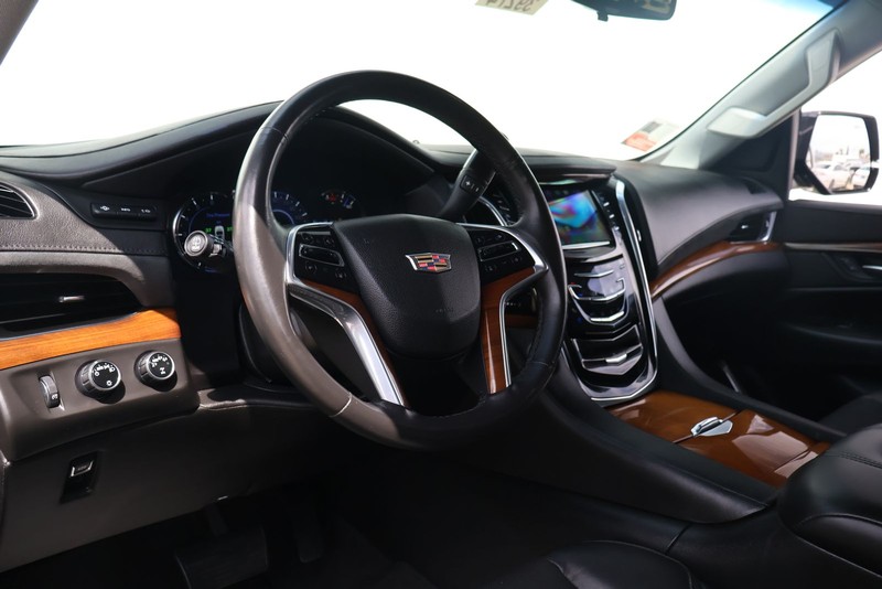 Cadillac Escalade ESV Vehicle Full-screen Gallery Image 15