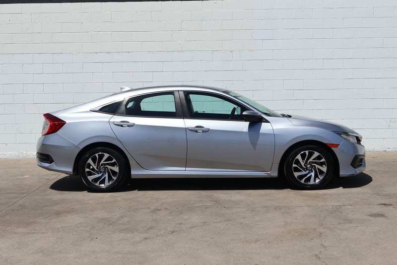 Honda Civic Sedan Vehicle Full-screen Gallery Image 04