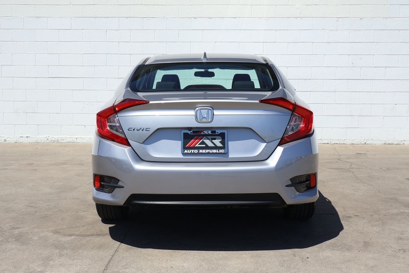 Honda Civic Sedan Vehicle Full-screen Gallery Image 06