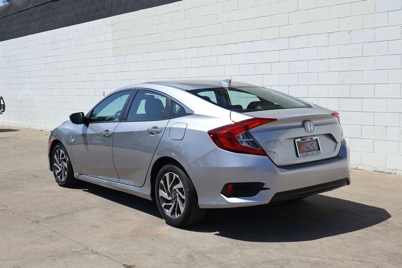 Honda Civic Sedan Vehicle Full-screen Gallery Image 09