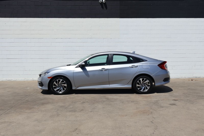 Honda Civic Sedan Vehicle Full-screen Gallery Image 10