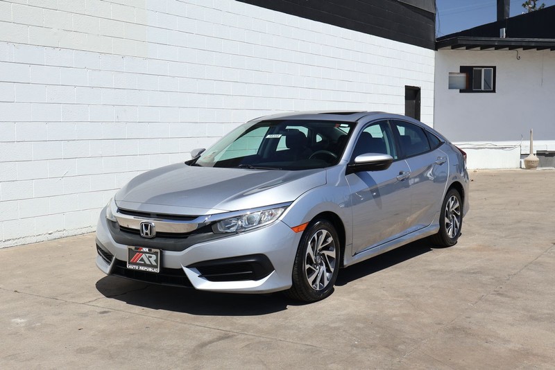 Honda Civic Sedan Vehicle Full-screen Gallery Image 11