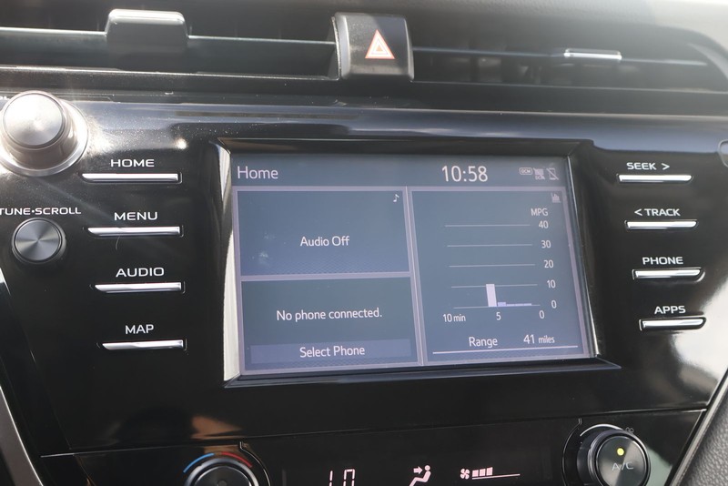 Toyota Camry Vehicle Full-screen Gallery Image 27