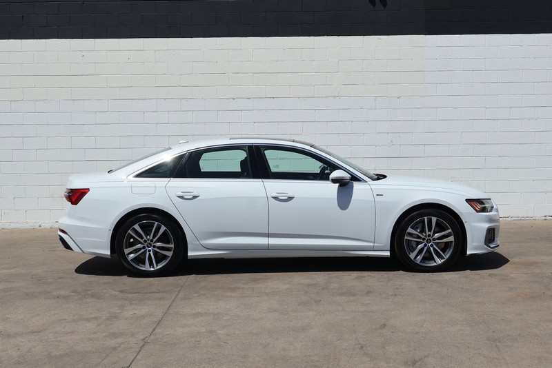 Audi A6 Vehicle Full-screen Gallery Image 04