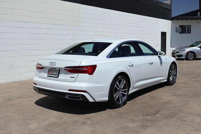 Audi A6 Vehicle Full-screen Gallery Image 05