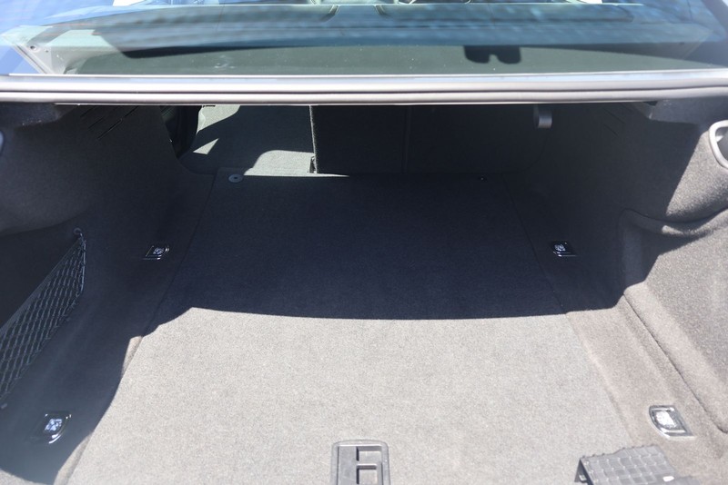 Audi A6 Vehicle Full-screen Gallery Image 08