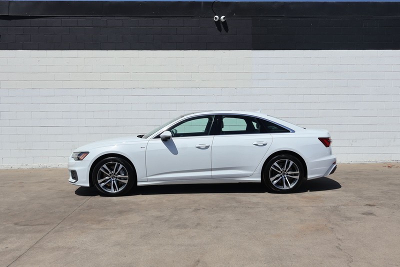 Audi A6 Vehicle Full-screen Gallery Image 11