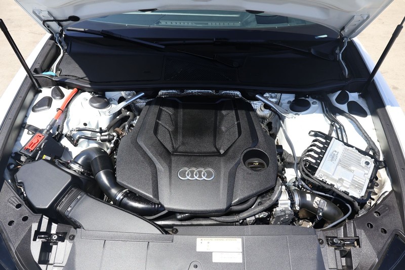Audi A6 Vehicle Full-screen Gallery Image 13