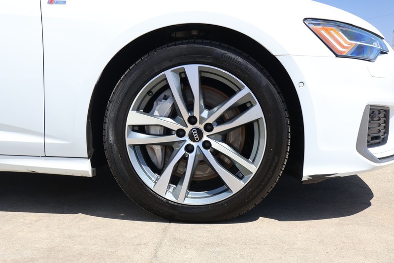 Audi A6 Vehicle Full-screen Gallery Image 14