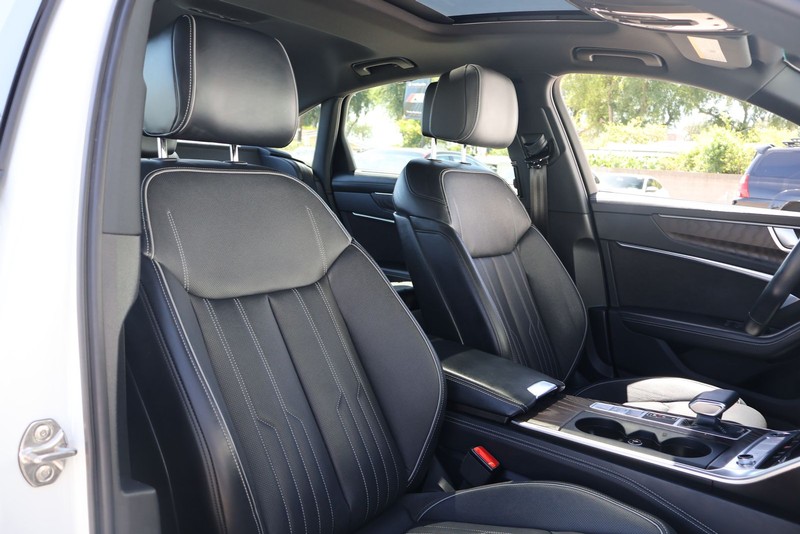 Audi A6 Vehicle Full-screen Gallery Image 20