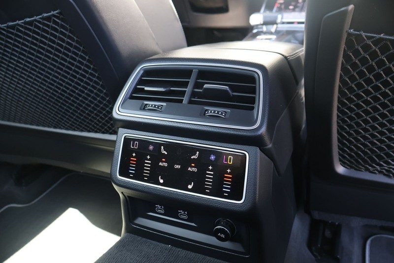 Audi A6 Vehicle Full-screen Gallery Image 22