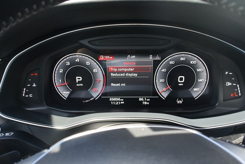 Audi A6 Vehicle Full-screen Gallery Image 24