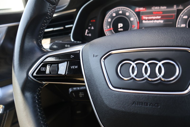 Audi A6 Vehicle Full-screen Gallery Image 26